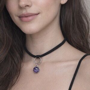 Velvet Choker Necklace with Purple Gemstone Pendant – Adjustable Silver Clasp